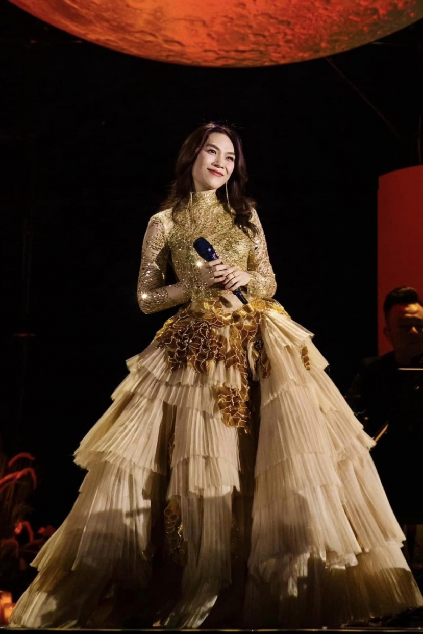 Mỹ Tâm bùng nổ trong liveshow My Soul 1981 tại Hạ Long Mỹ Tâm bùng nổ trong liveshow My Soul 1981 tại Hạ Long