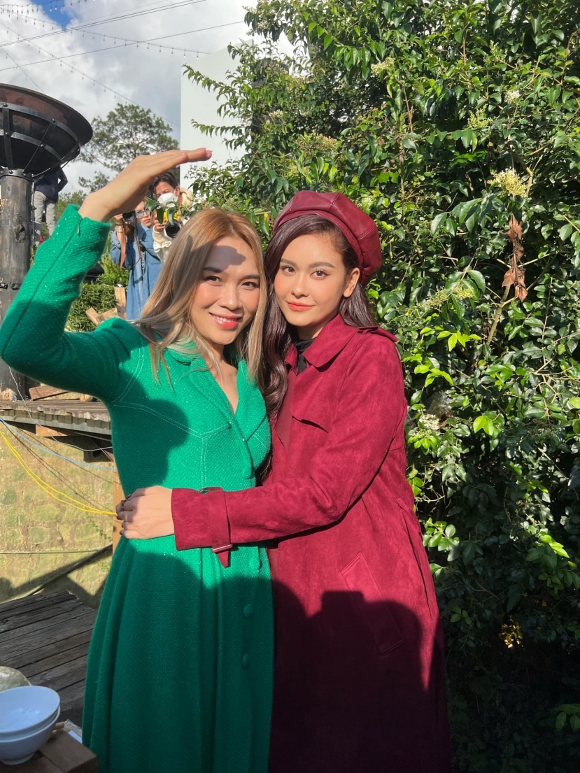Một nghệ sĩ bày tỏ tình yêu với Mỹ Tâm, khung hình 'gấp đôi visual' gây sốt - Ảnh 2 Một nghệ sĩ bày tỏ tình yêu với Mỹ Tâm, khung hình 'gấp đôi visual' gây sốt - Ảnh 2