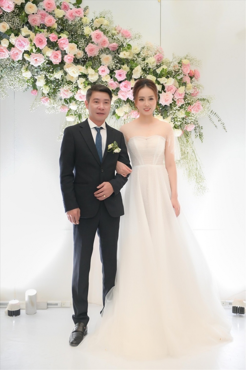 Vợ trẻ tung khoảnh khắc đặc biệt, Công Lý khiến khán giả suýt không nhận ra - Ảnh 2 Vợ trẻ tung khoảnh khắc đặc biệt, Công Lý khiến khán giả suýt không nhận ra - Ảnh 2