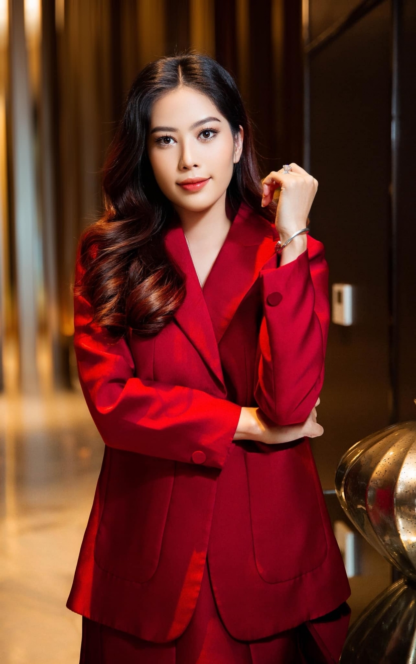 Nam Em liên tục vướng thị phi suốt thời gian qua Nam Em liên tục vướng thị phi suốt thời gian qua