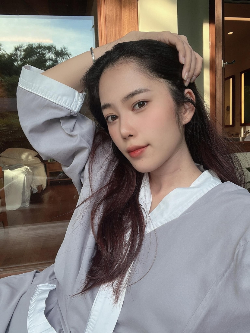 Nam Em không quên làm điều này dù thị phi chồng chất - Ảnh 2 Nam Em không quên làm điều này dù thị phi chồng chất - Ảnh 2