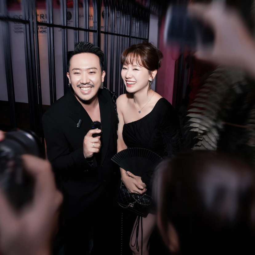 Trấn Thành - Hari Won lộ diện giữa loạt đồn thổi tình cảm, 1 chi tiết nói lên sự thật - Ảnh 1 Trấn Thành - Hari Won lộ diện giữa loạt đồn thổi tình cảm, 1 chi tiết nói lên sự thật - Ảnh 1