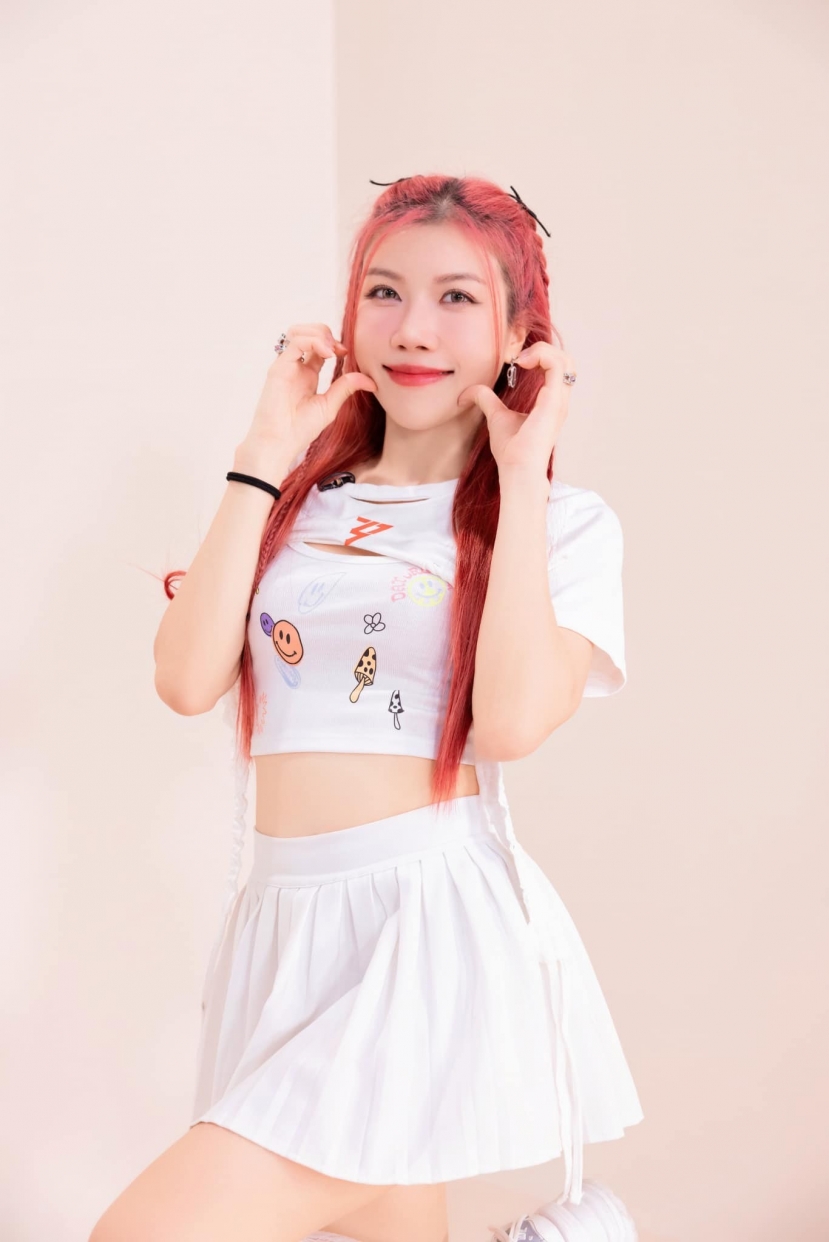 Trang Pháp gửi lời cảm ơn đến ekip, đội trưởng MLee và các thành viên gồm Chị đẹp Hồng Nhung, Lệ Quyên, Huyền Baby sau Công diễn 3 Trang Pháp gửi lời cảm ơn đến ekip, đội trưởng MLee và các thành viên gồm Chị đẹp Hồng Nhung, Lệ Quyên, Huyền Baby sau Công diễn 3