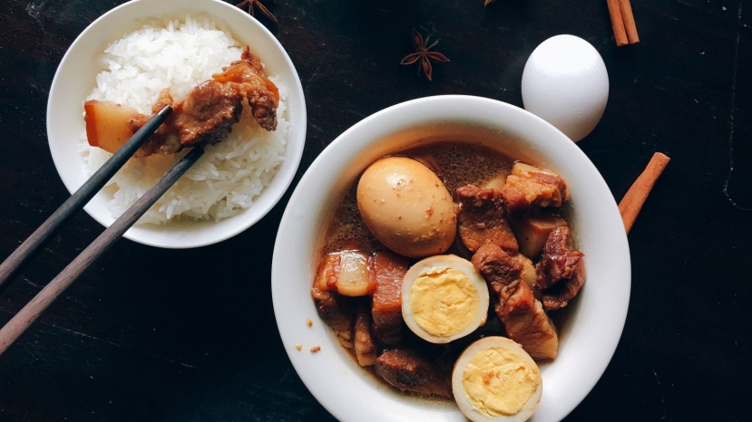 Bí quyết nấu thịt kho tàu cho mâm cơm đầu năm thêm trọn vị, đãi khách bao nhiêu cũng hết - Ảnh 2 Bí quyết nấu thịt kho tàu cho mâm cơm đầu năm thêm trọn vị, đãi khách bao nhiêu cũng hết - Ảnh 2