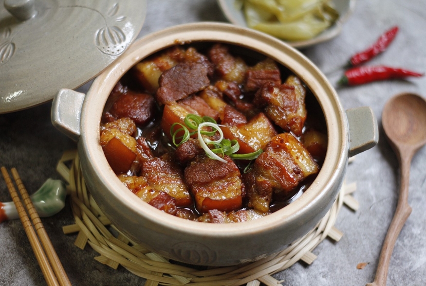 Thịt kho tàu là món ăn thường xuất hiện trong mâm cơm mỗi gia đình Thịt kho tàu là món ăn thường xuất hiện trong mâm cơm mỗi gia đình
