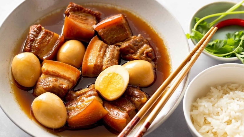 Bí quyết nấu thịt kho tàu cho mâm cơm đầu năm thêm trọn vị, đãi khách bao nhiêu cũng hết - Ảnh 1 Bí quyết nấu thịt kho tàu cho mâm cơm đầu năm thêm trọn vị, đãi khách bao nhiêu cũng hết - Ảnh 1