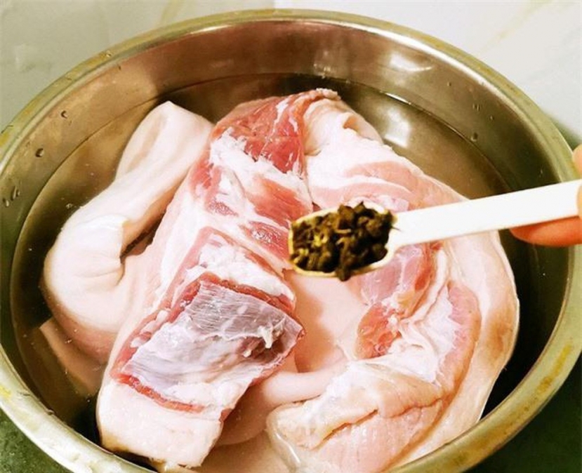 Tết Giáp Thìn 2024: Cách làm thịt ngâm mắm, 5 phút có ngay món đãi khách ngon 'hết nước chấm' - Ảnh 1 Tết Giáp Thìn 2024: Cách làm thịt ngâm mắm, 5 phút có ngay món đãi khách ngon 'hết nước chấm' - Ảnh 1
