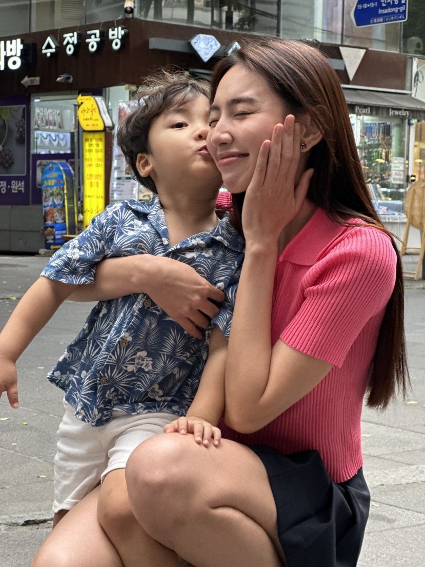 Khoảnh khắc đáng yêu của bé Bo khi bên cạnh Thùy Tiên từng gây sốt mạng xã hội Khoảnh khắc đáng yêu của bé Bo khi bên cạnh Thùy Tiên từng gây sốt mạng xã hội