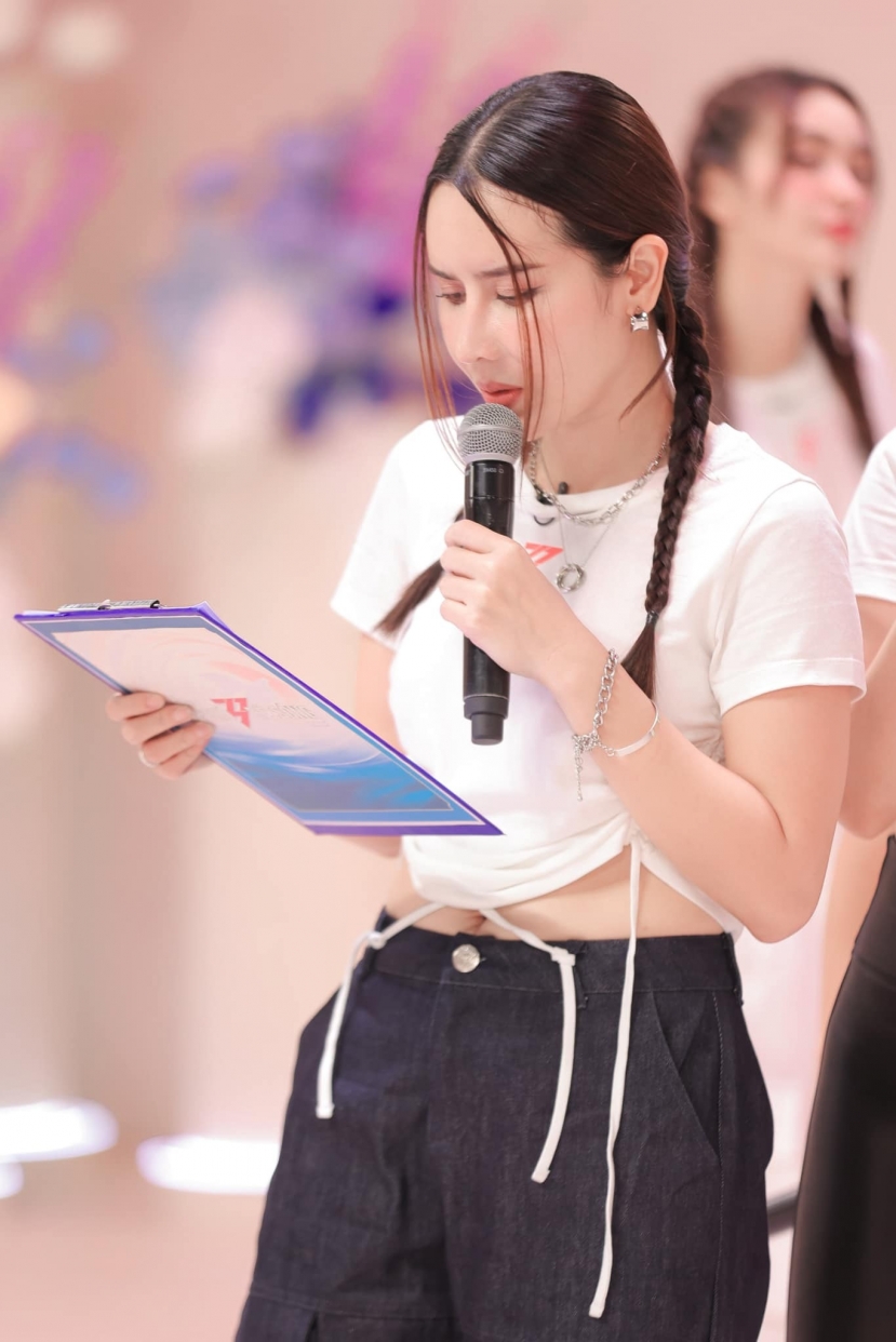 Lưu Hương Giang sau Chị Đẹp Đạp Gió Rẽ Sóng: Trở lại showbiz với 1 phiên bản hoàn toàn khác - Ảnh 2 Lưu Hương Giang sau Chị Đẹp Đạp Gió Rẽ Sóng: Trở lại showbiz với 1 phiên bản hoàn toàn khác - Ảnh 2
