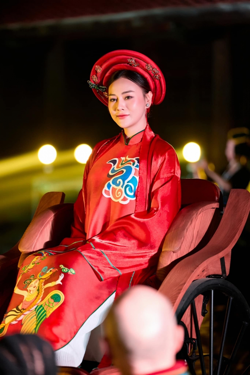 Phương Oanh trong show diễn thời trang mới đây