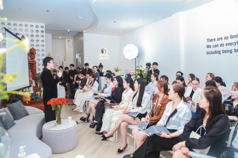 CEO Lê Huỳnh Khánh Vinh tổ chức hội thảo tập huấn nâng cao kiến thức thẩm mỹ cùng chuyên gia - Ảnh 3 CEO Lê Huỳnh Khánh Vinh tổ chức hội thảo tập huấn nâng cao kiến thức thẩm mỹ cùng chuyên gia - Ảnh 3