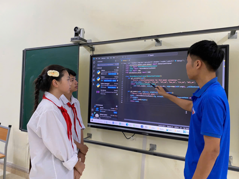 Học sinh miền núi sáng tạo ra ứng dụng hỗ trợ giao tiếp cho người khuyết tật - Ảnh 1 Học sinh miền núi sáng tạo ra ứng dụng hỗ trợ giao tiếp cho người khuyết tật - Ảnh 1
