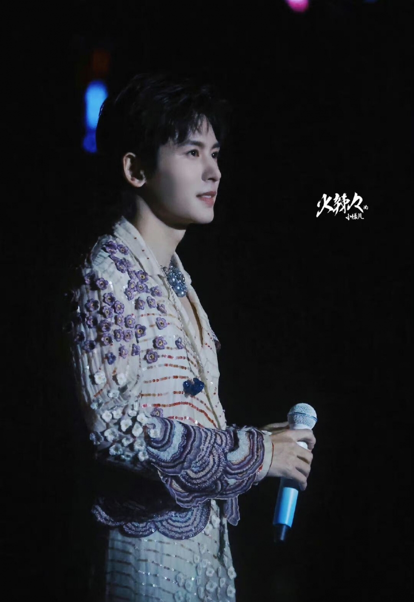 Trương Triết Hạn nhận được cơn mưa lời khen về visual. Ảnh: Weibo Trương Triết Hạn nhận được cơn mưa lời khen về visual. Ảnh: Weibo