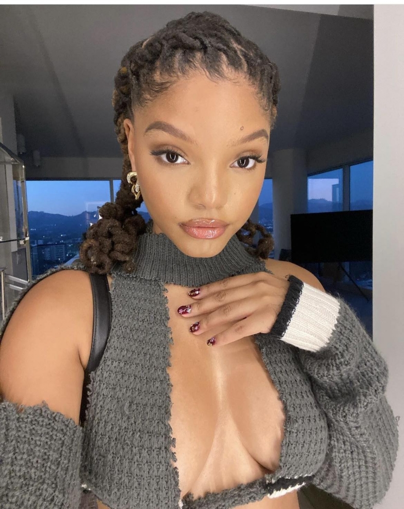 Nhan sắc ngoài đời gây chú ý của nàng tiên cá Halle Bailey Nhan sắc ngoài đời gây chú ý của nàng tiên cá Halle Bailey
