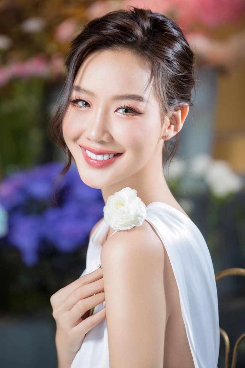 Hoa hậu Bảo Ngọc tung bộ ảnh đẹp đến nao lòng, visual ngày càng thăng hạng hậu bị chê bai nhan sắc - Ảnh 3 Hoa hậu Bảo Ngọc tung bộ ảnh đẹp đến nao lòng, visual ngày càng thăng hạng hậu bị chê bai nhan sắc - Ảnh 3