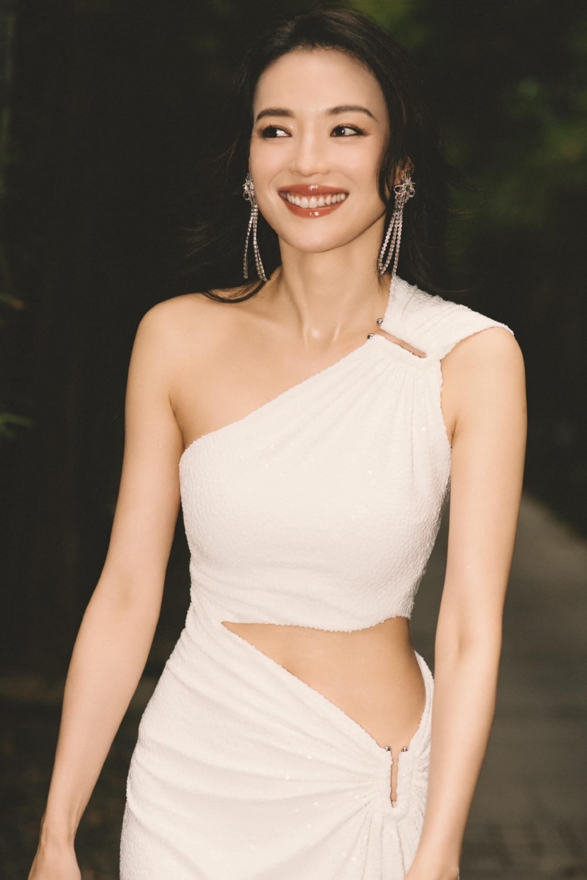 Nhan sắc đỉnh cao của Thư Kỳ ở tuổi 47: Visual không tuổi, body quyến rũ ná thở - Ảnh 3 Nhan sắc đỉnh cao của Thư Kỳ ở tuổi 47: Visual không tuổi, body quyến rũ ná thở - Ảnh 3