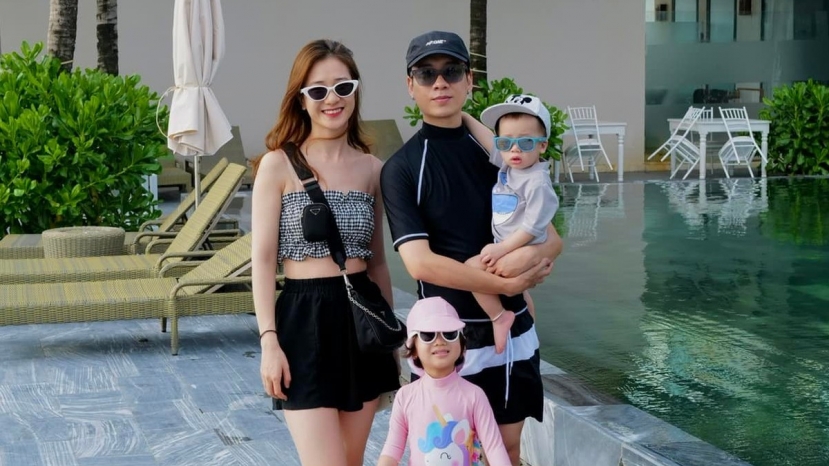 Vợ chồng Justatee - Trâm Anh khiến nhiều người ngưỡng mộ bởi cuộc sống hạnh phúc, giàu sang. Vợ chồng Justatee - Trâm Anh khiến nhiều người ngưỡng mộ bởi cuộc sống hạnh phúc, giàu sang.