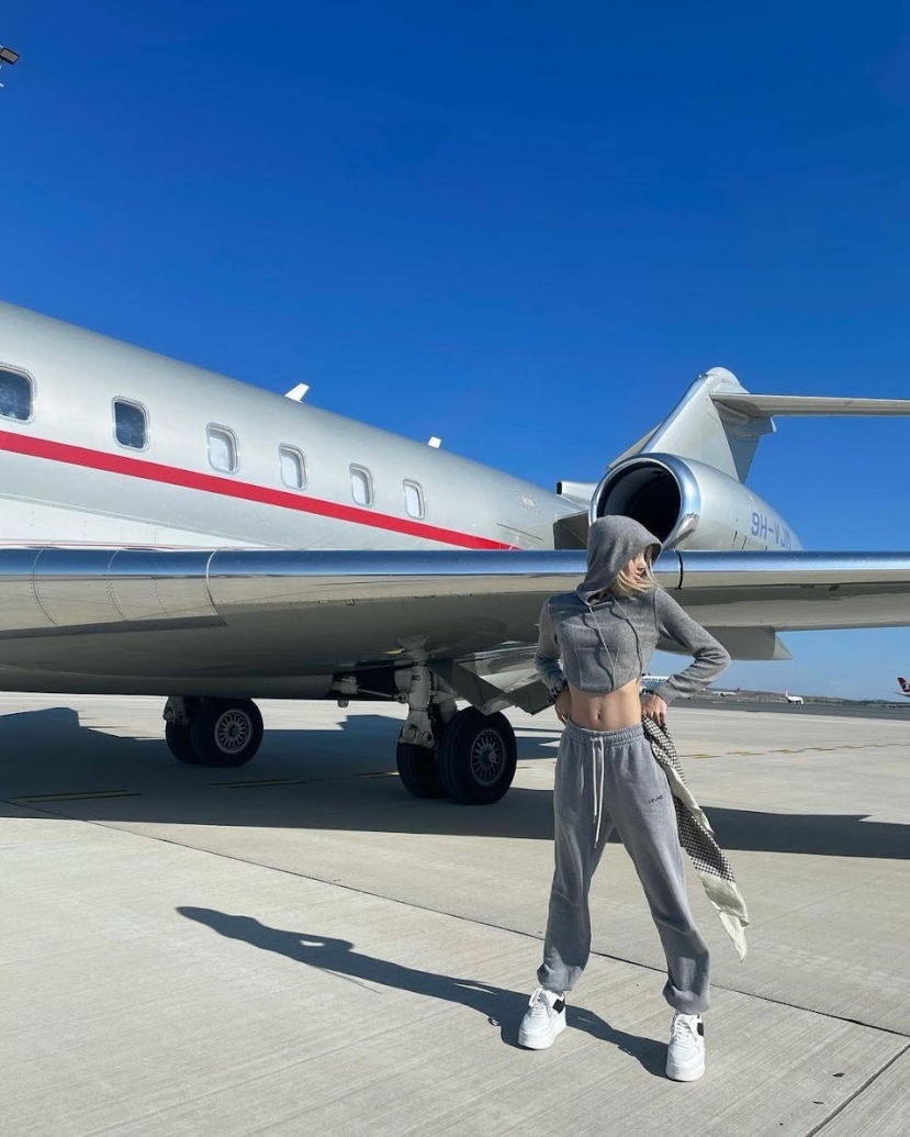 Lisa được cho là đã mua phi cơ riêng Lisa được cho là đã mua phi cơ riêng