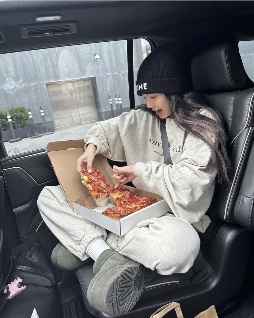 Khối tài sản kếch xù của Lisa (BlackPink): Sở hữu nhà triệu đô, siêu xe sang chảnh, đi làm bằng phi cơ riêng - Ảnh 4 Khối tài sản kếch xù của Lisa (BlackPink): Sở hữu nhà triệu đô, siêu xe sang chảnh, đi làm bằng phi cơ riêng - Ảnh 4