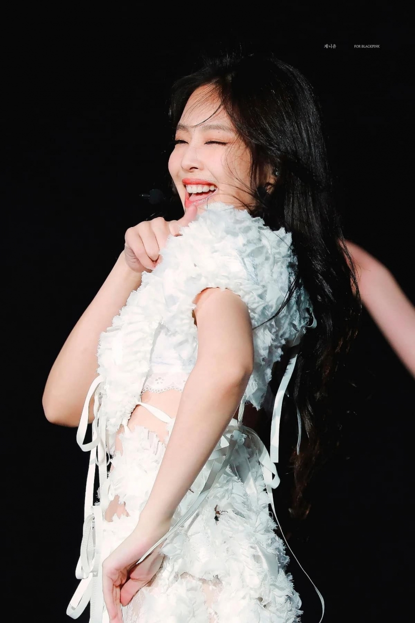 Hậu bị 'ném đá' vì vai diễn trong The Idol, Jennie lại khiến dân tình 'phát sốt' khi xuất hiện xinh đẹp như thiên thần - Ảnh 3 Hậu bị 'ném đá' vì vai diễn trong The Idol, Jennie lại khiến dân tình 'phát sốt' khi xuất hiện xinh đẹp như thiên thần - Ảnh 3