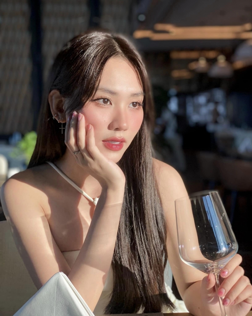 Khán giả bất bình vì Hoa hậu Mai Phương liên tục bị công ty chủ quản thờ ơ, bỏ bê - Ảnh 2 Khán giả bất bình vì Hoa hậu Mai Phương liên tục bị công ty chủ quản thờ ơ, bỏ bê - Ảnh 2