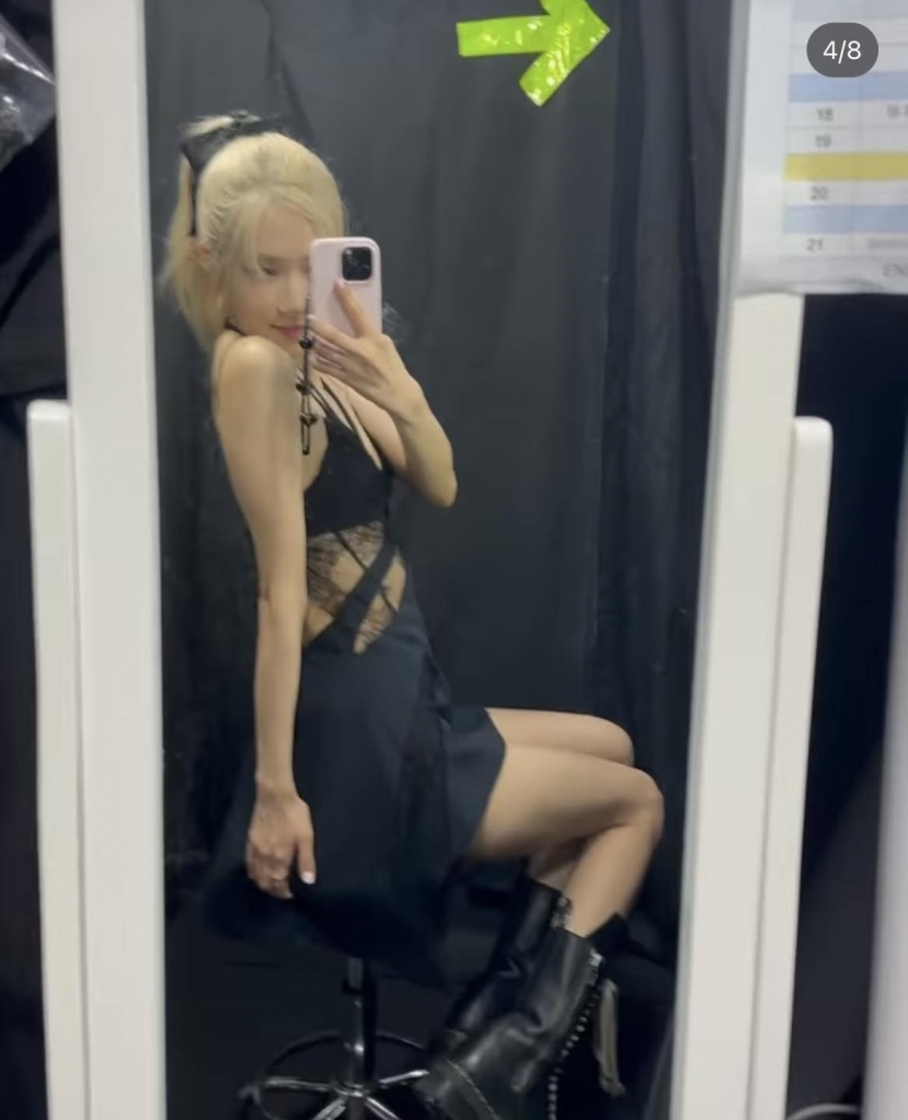 Rosé đăng tải loạt ảnh trong hậu trường concert Born Pink ở Mỹ Đình Rosé đăng tải loạt ảnh trong hậu trường concert Born Pink ở Mỹ Đình