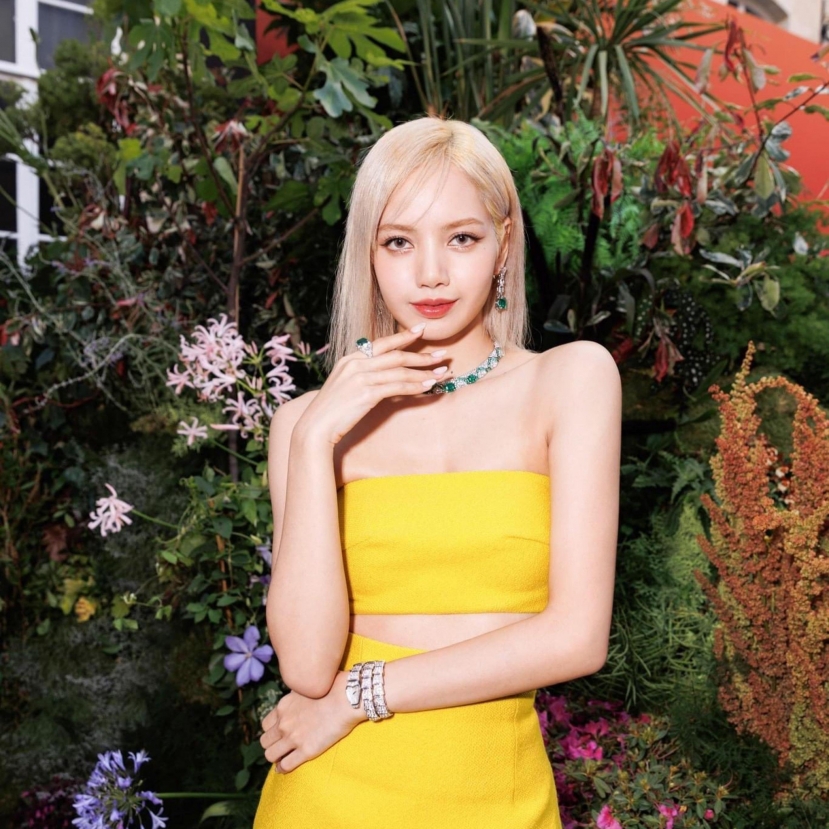 Lisa hiện đang là ngôi sao Kpop có lượng người theo dõi lớn nhất lịch sử trên Instagram. Lisa hiện đang là ngôi sao Kpop có lượng người theo dõi lớn nhất lịch sử trên Instagram.