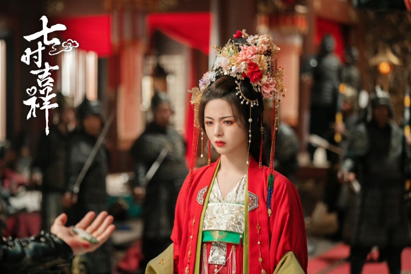 Dương Siêu Việt trong 'Bảy Kiếp May Mắn': Diễn 'đơ' nhưng visual xinh ná thở - Ảnh 7 Dương Siêu Việt trong 'Bảy Kiếp May Mắn': Diễn 'đơ' nhưng visual xinh ná thở - Ảnh 7