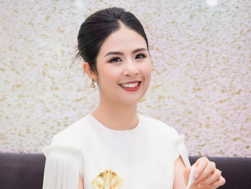 Ngọc Hân phủ nhận tin đồn mang thai con đầu lòng Ngọc Hân phủ nhận tin đồn mang thai con đầu lòng
