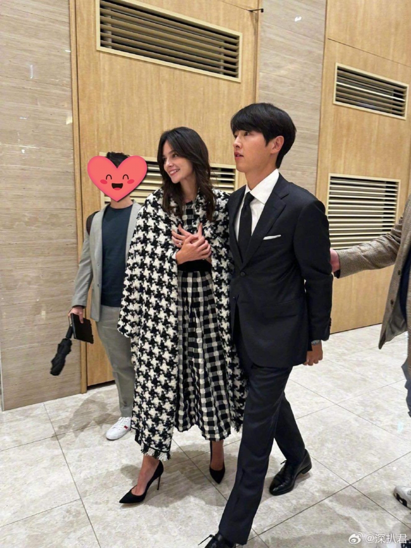 Song Joong Ki và vợ Tây Song Joong Ki và vợ Tây