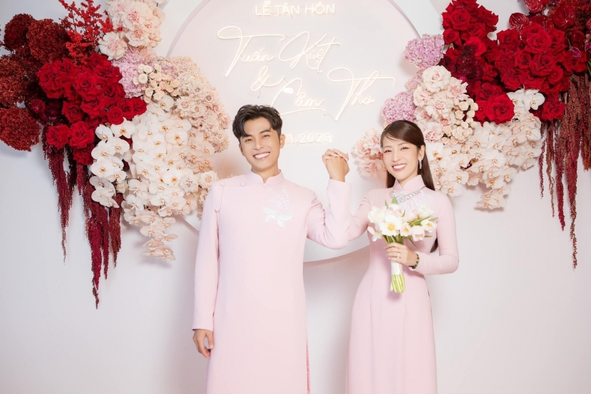 Gin Tuấn Kiệt và Puka trong đám hỏi ngày 1/11 Gin Tuấn Kiệt và Puka trong đám hỏi ngày 1/11