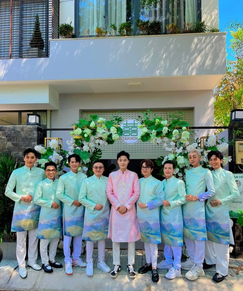 Dàn sao Vbiz 'khủng' trong đám hỏi của Phương Lan và Phan Đạt. Hôn lễ chính thức của cặp đôi sẽ diễn ra vào ngày 20/11 sắp tới Dàn sao Vbiz 'khủng' trong đám hỏi của Phương Lan và Phan Đạt. Hôn lễ chính thức của cặp đôi sẽ diễn ra vào ngày 20/11 sắp tới