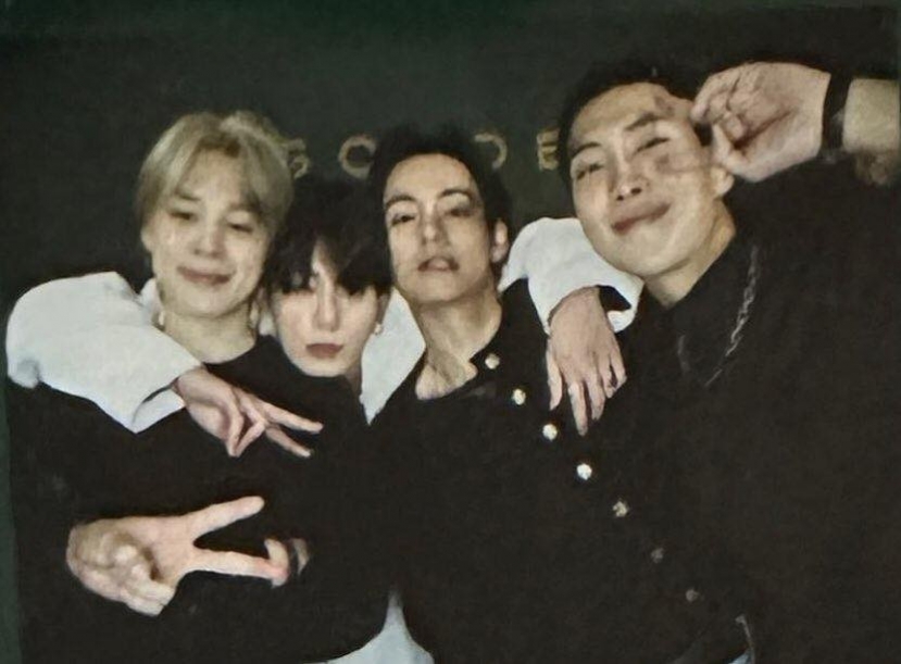 Big Hit thông báo Jungkook, Jimin, V và RM sẽ chính thức nhập ngũ trong năm nay Big Hit thông báo Jungkook, Jimin, V và RM sẽ chính thức nhập ngũ trong năm nay