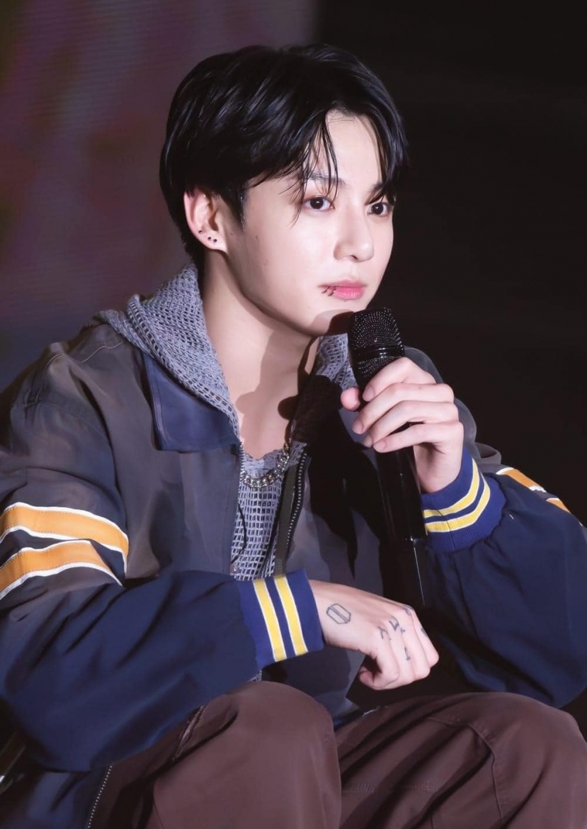 Jungkook khiến fan 'khóc hết nước mắt' khi chia sẻ bức tâm thư thông báo nhập ngũ vào tháng 12 giữa thời điểm đỉnh cao sự nghiệp Jungkook khiến fan 'khóc hết nước mắt' khi chia sẻ bức tâm thư thông báo nhập ngũ vào tháng 12 giữa thời điểm đỉnh cao sự nghiệp