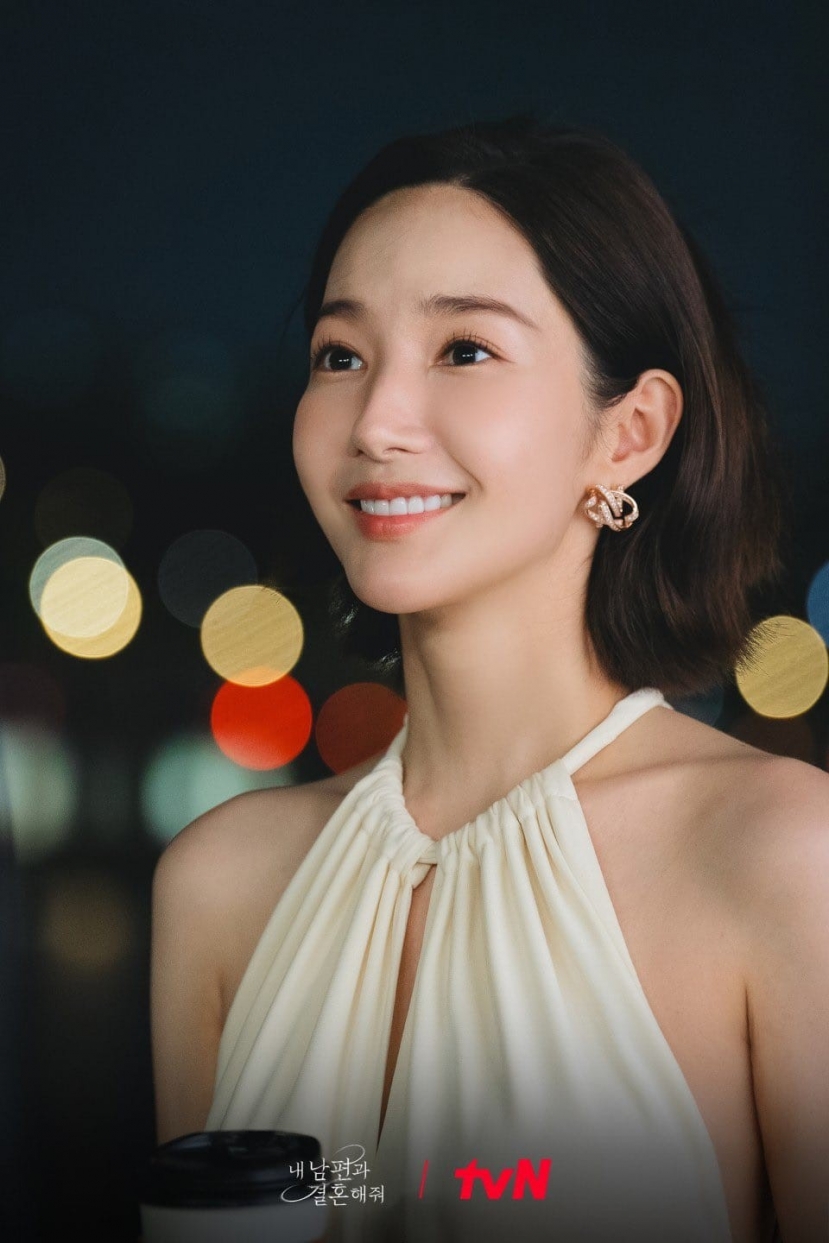 Ngất ngây trước visual như bước ra từ truyện tranh của Park Min Young trong 'Marry My Husband' - Ảnh 1 Ngất ngây trước visual như bước ra từ truyện tranh của Park Min Young trong 'Marry My Husband' - Ảnh 1