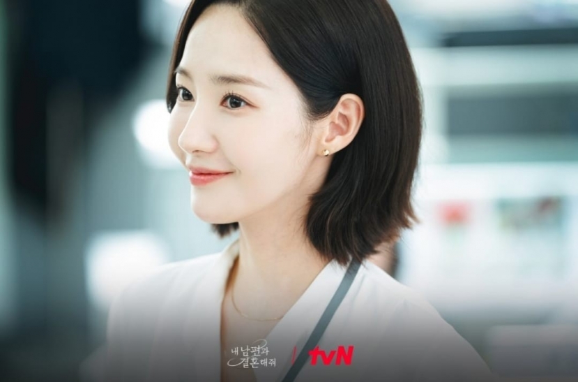 Màn lột xác trong tập mới nhất của nữ chính Kang Ji Won khiến dân tình thích thú Màn lột xác trong tập mới nhất của nữ chính Kang Ji Won khiến dân tình thích thú